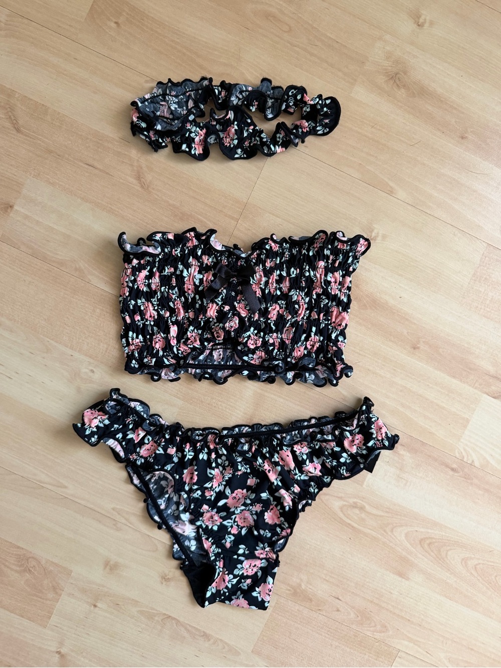 Floral Ruffle Bandeau 3pc Set in Black with Pink Roses